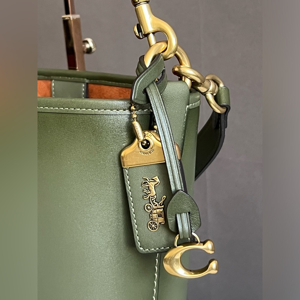 CH726 - Coach Dakota Bucket Bag - Picture 5 of 14